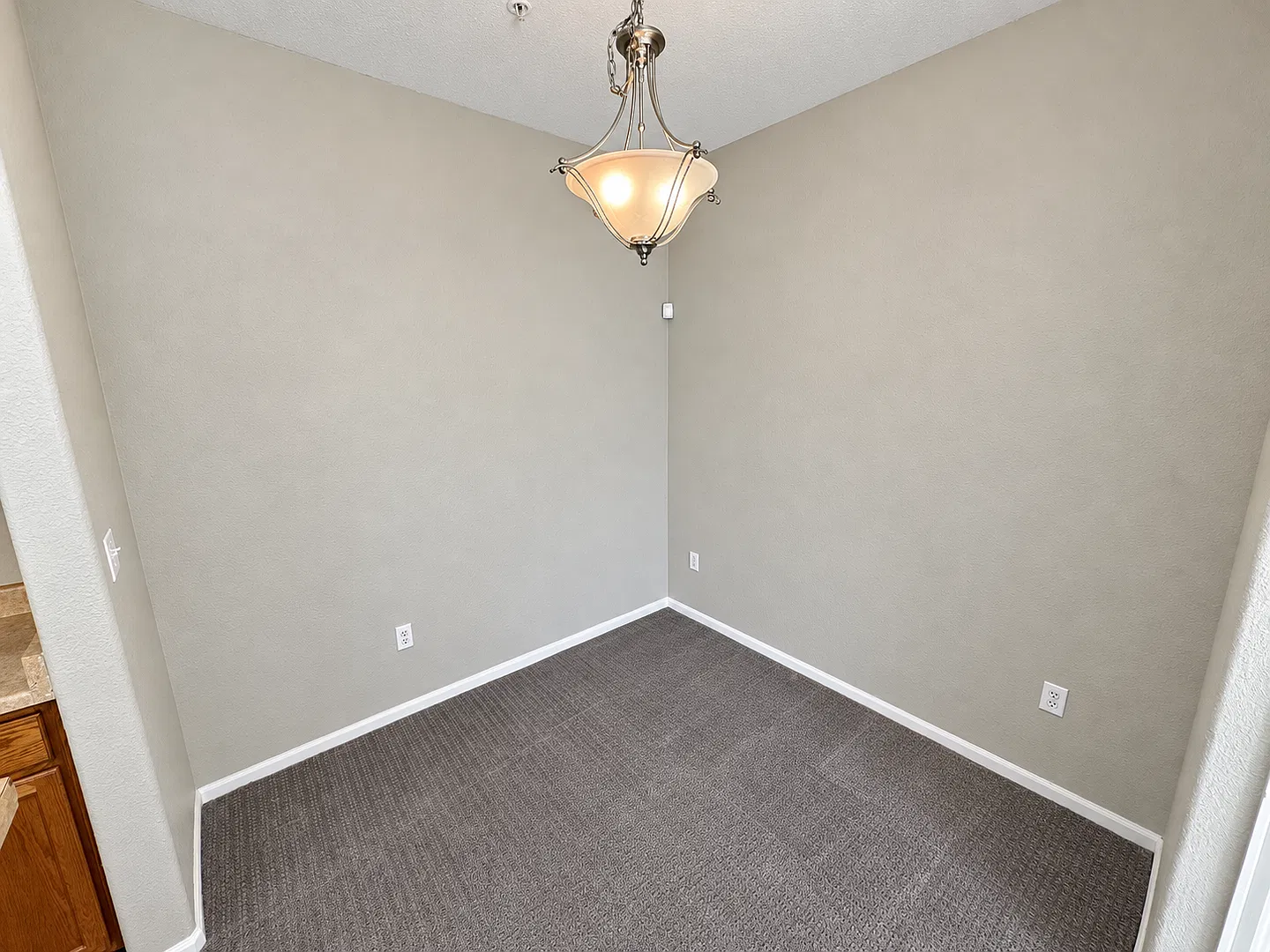 Spacious Pet Friendly 2bd/2ba Condo with Garage! — Photo 4