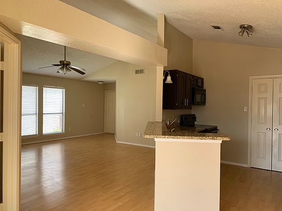 4th image of 2705 Harvest Lake Dr