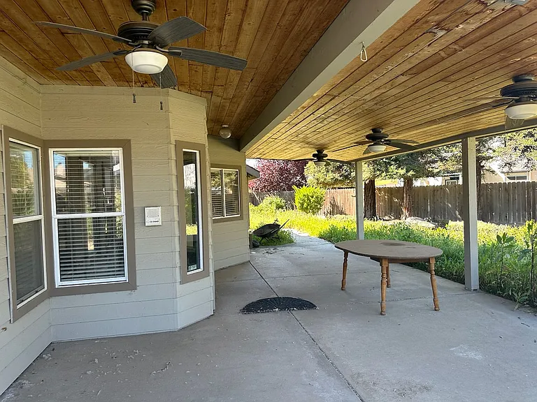 511 Lone Oak Ct — Photo 32