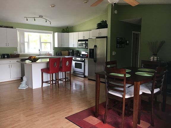 Vaulted ceiling kitchen 