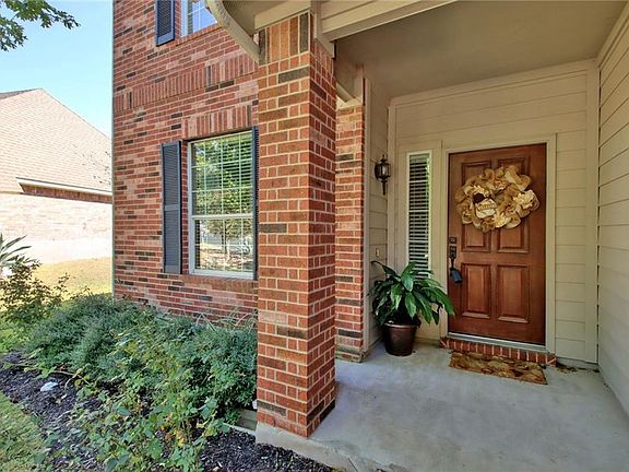 2nd image of 114 Justin Leonard Dr