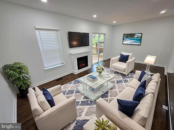 3rd image of 23 Grotto Ct