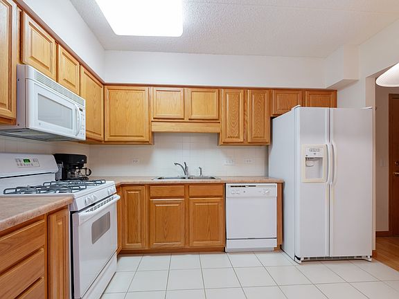 4th image of 5105 Madison St Unit 202