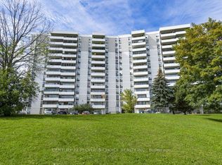 6161 Bathurst St #303, Toronto, ON M2R 1Z5