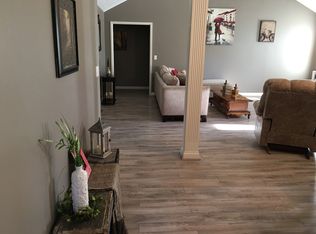 8526 Edinborough Rd, Evansville, IN 47725