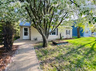 211 1st St SW, De Smet, SD 57231