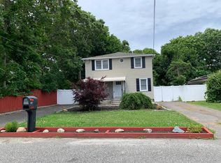 (Undisclosed Address), Shirley, NY 11967