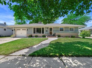 8402 25th Ct, Kenosha, WI 53143