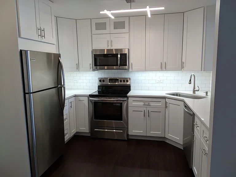 70 W Huron St #12 — Photo 9