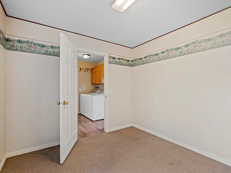 1649 E Michael Way — Photo 37