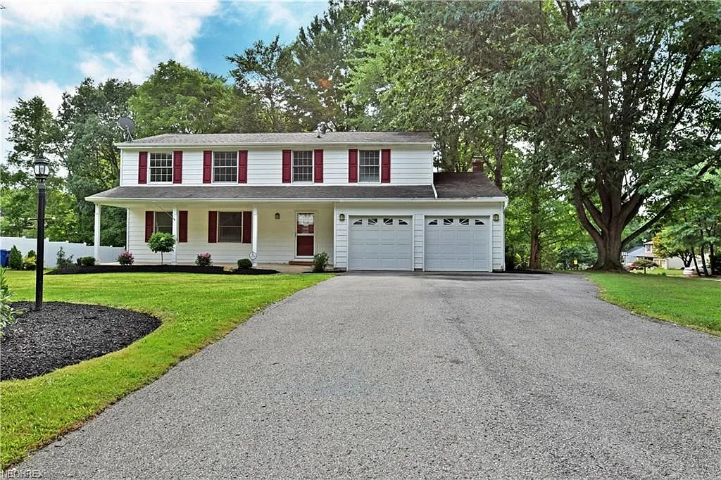 8635 Bayberry Dr NE photo 1