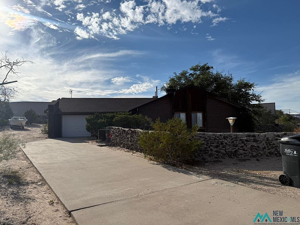 1st image of 110 Palomas Ct