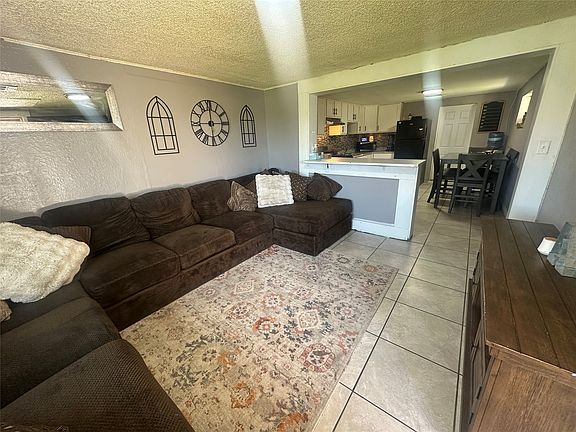 4th image of 1706 Avenue F