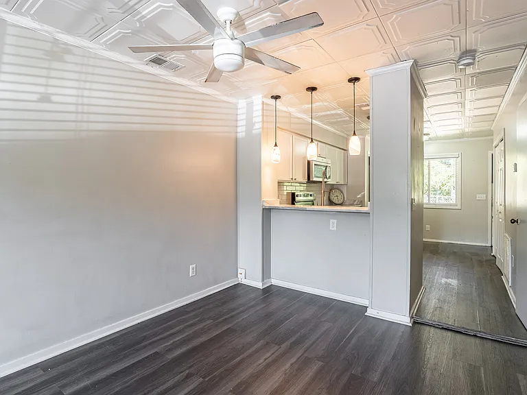 21 Canterbury Ct — Photo 6