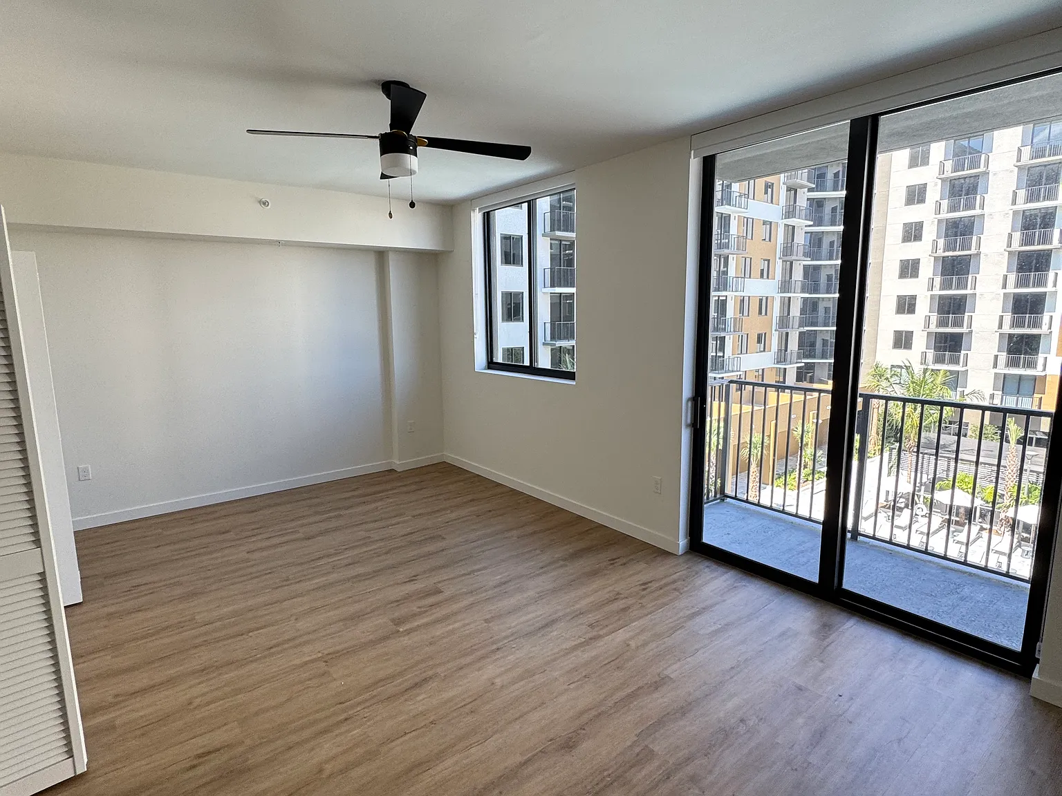 Studio, 525 sqft, $1,747 — Photo 3