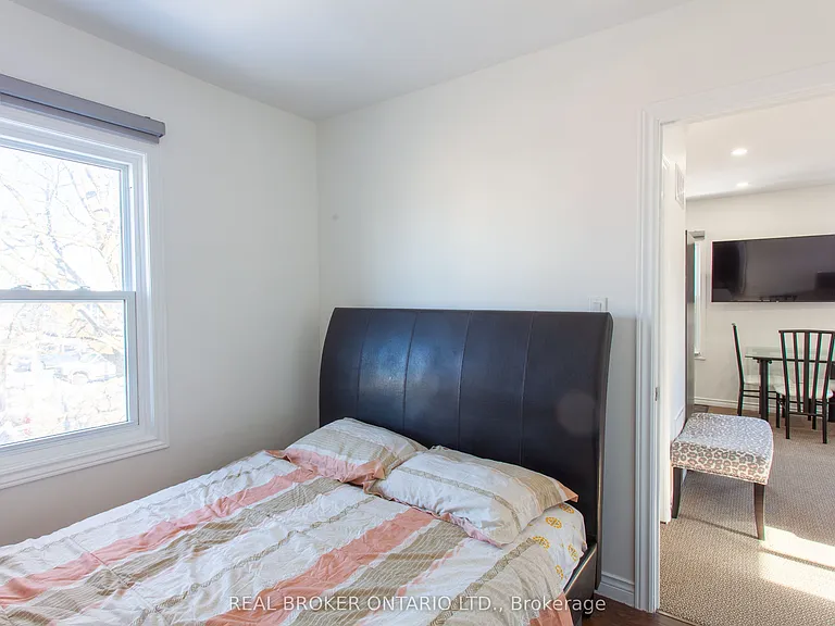 231 Front St S #UPPER — Photo 7