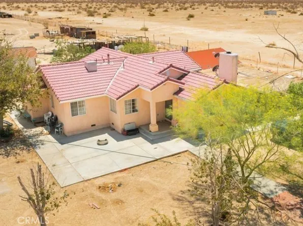 19602 E Ave S, Llano, CA 93544