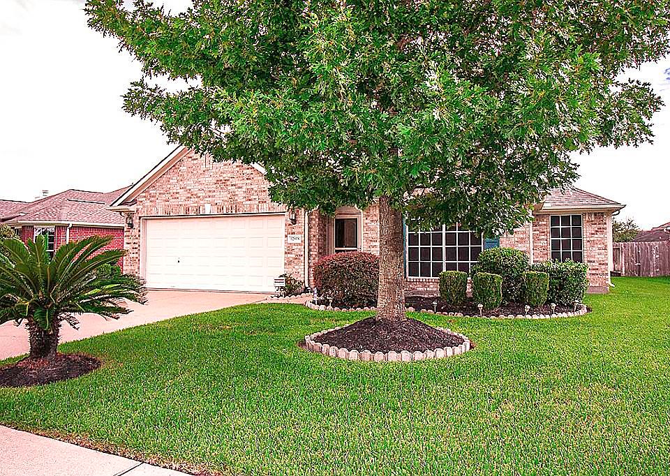 1st image of 12618 Aubreywood Ln