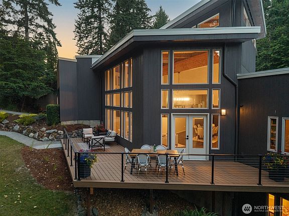4th image of 4456 Pinto Court NE
