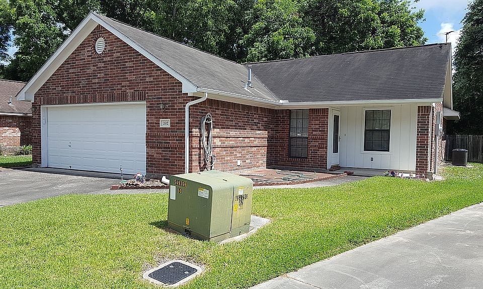 1st image of 202 Terrace Dr