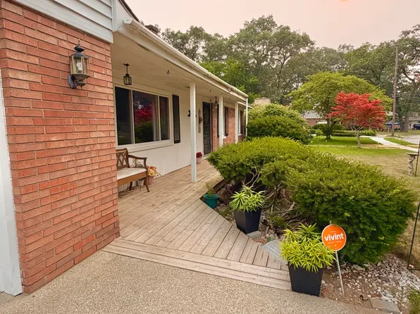 1499 Eastwood Dr, Muskegon, MI 49442