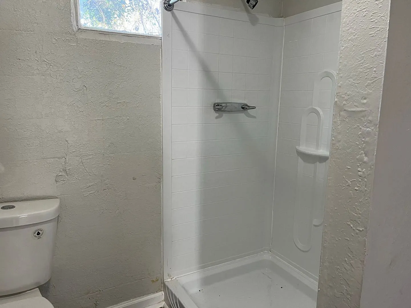 1 bedroom apartment all inclusive rent — Photo 4