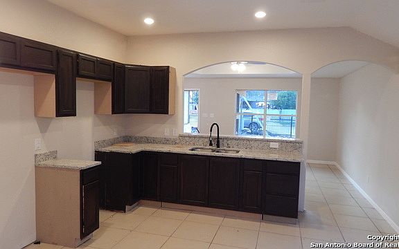 4th image of 506 Moselle Ave