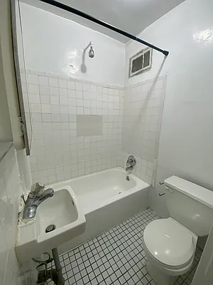 Rented by Peter R. Hungerford, LREB | media 11