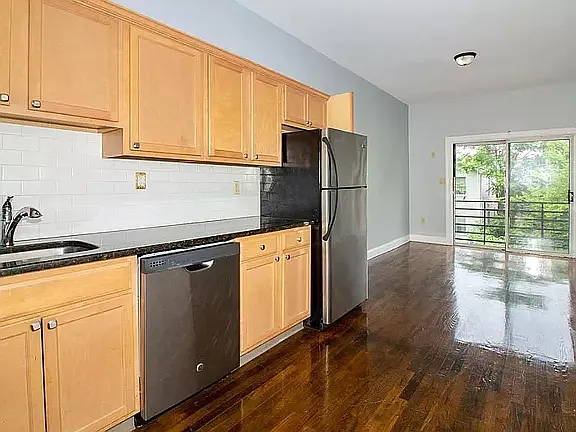 1 bed, 890 sqft, $2,900 — Photo 2