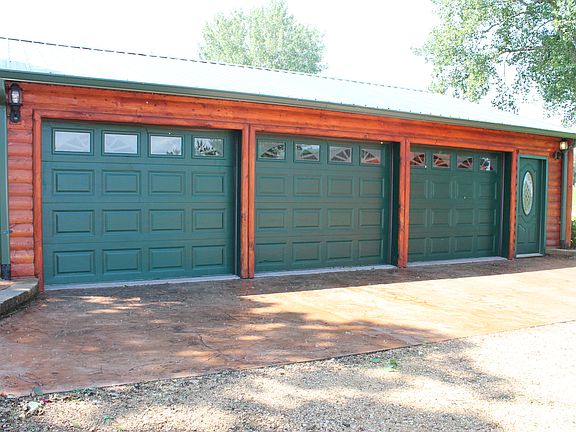 Attached 3 car garage