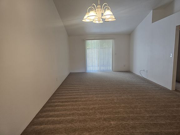4th image of 1323 Golden Park Dr #B