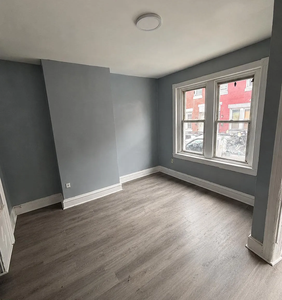 3 bed, 1.0 bath, 1064 sqft, $1,500 — Photo 2