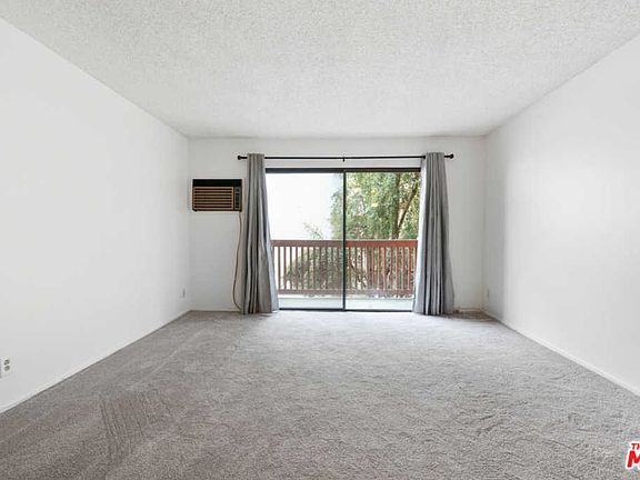 4th image of 20234 Cantara St Unit 219