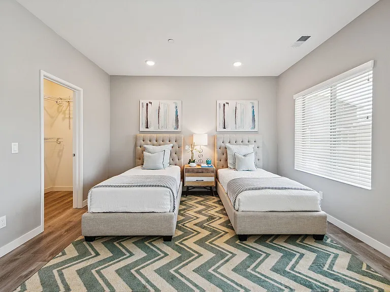 KSB - Santa Fe Townhomes — Photo 12