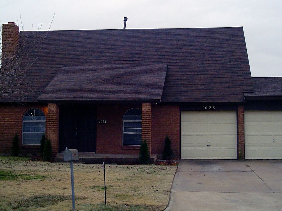 1028 NW 28th St.