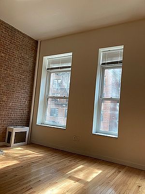 4th image of 159 W 85th St APT 2D