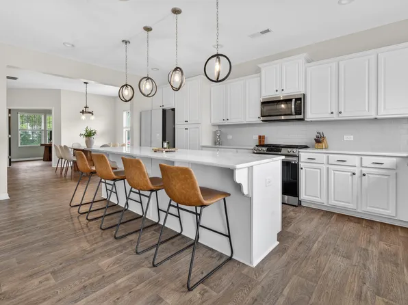 808 Atlantis St, Fuquay Varina, NC 27526
