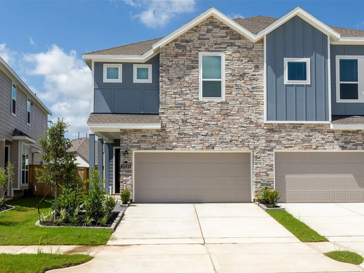3 bed, 2.5 bath, $2,400 — Photo 1