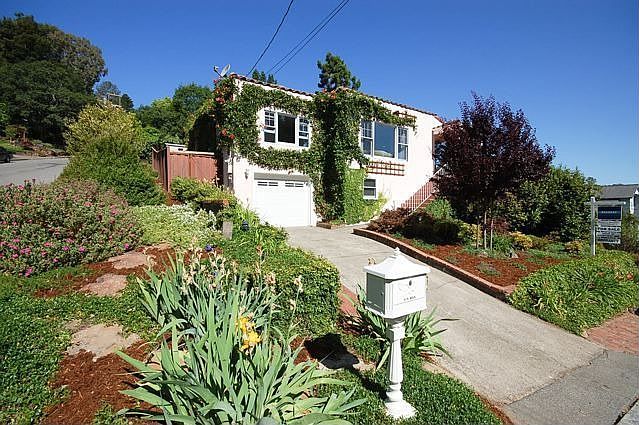 Corner Lot Cul de Sac