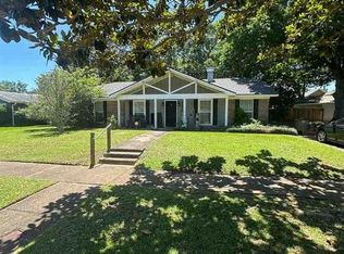 2270 Christopher Dr E, Mobile, AL 36609