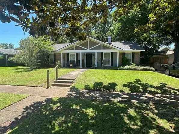 2270 Christopher Dr E, Mobile, AL 36609