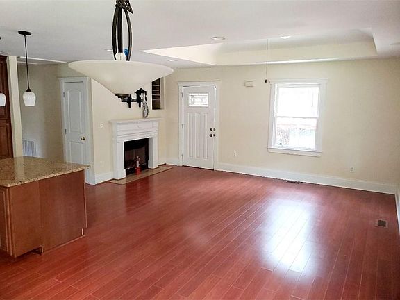 3rd image of 755 Maynard Ter SE