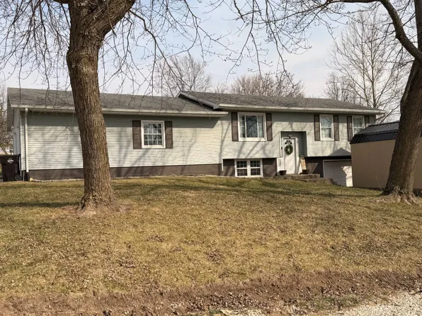 905 NE Hill St, Leon, IA 50144