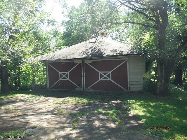 2nd image of 60266 Lost Rd