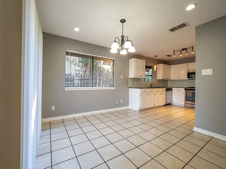 4804 Broadhill Dr — Photo 5