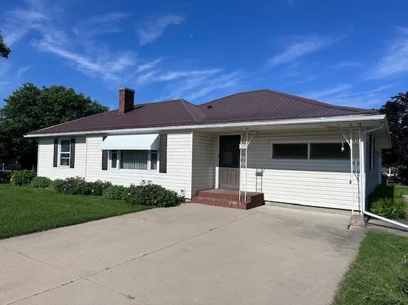 211 2nd Ave NW, Spring Grove, MN 55974