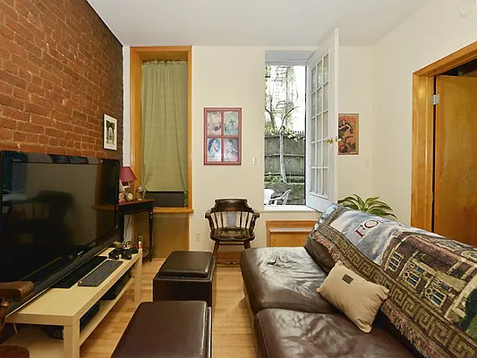 Rented by Cooper & Cooper Real Estate | media 29