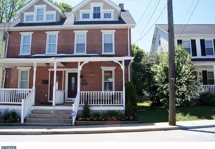 1st image of 228 E Linden St