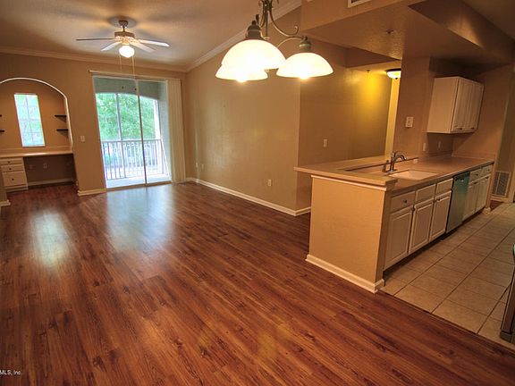 2nd image of 10075 N Gate Pkwy #1404