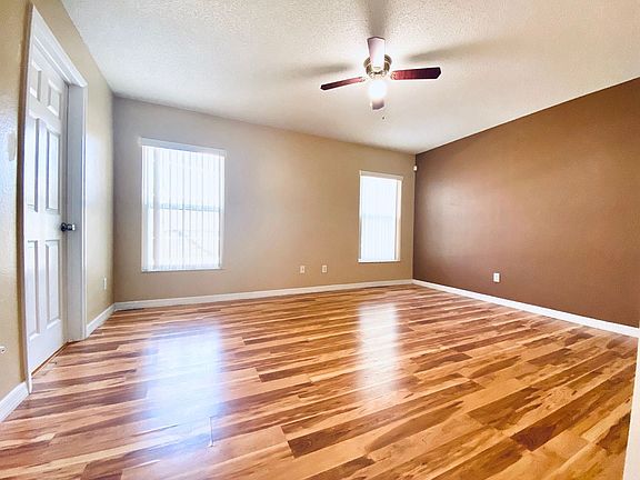 5th image of 110 Sunny Oak Trl